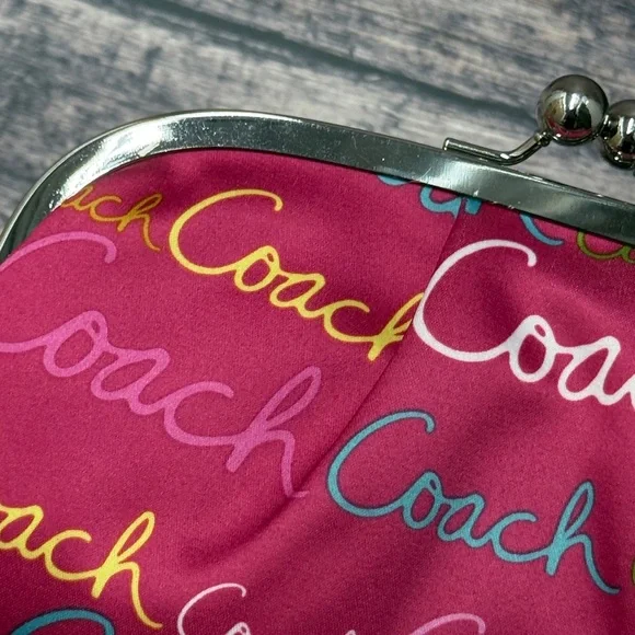 COACH Chelsea Script Framed Large Wristlet 43517 - Picture 6 of 13